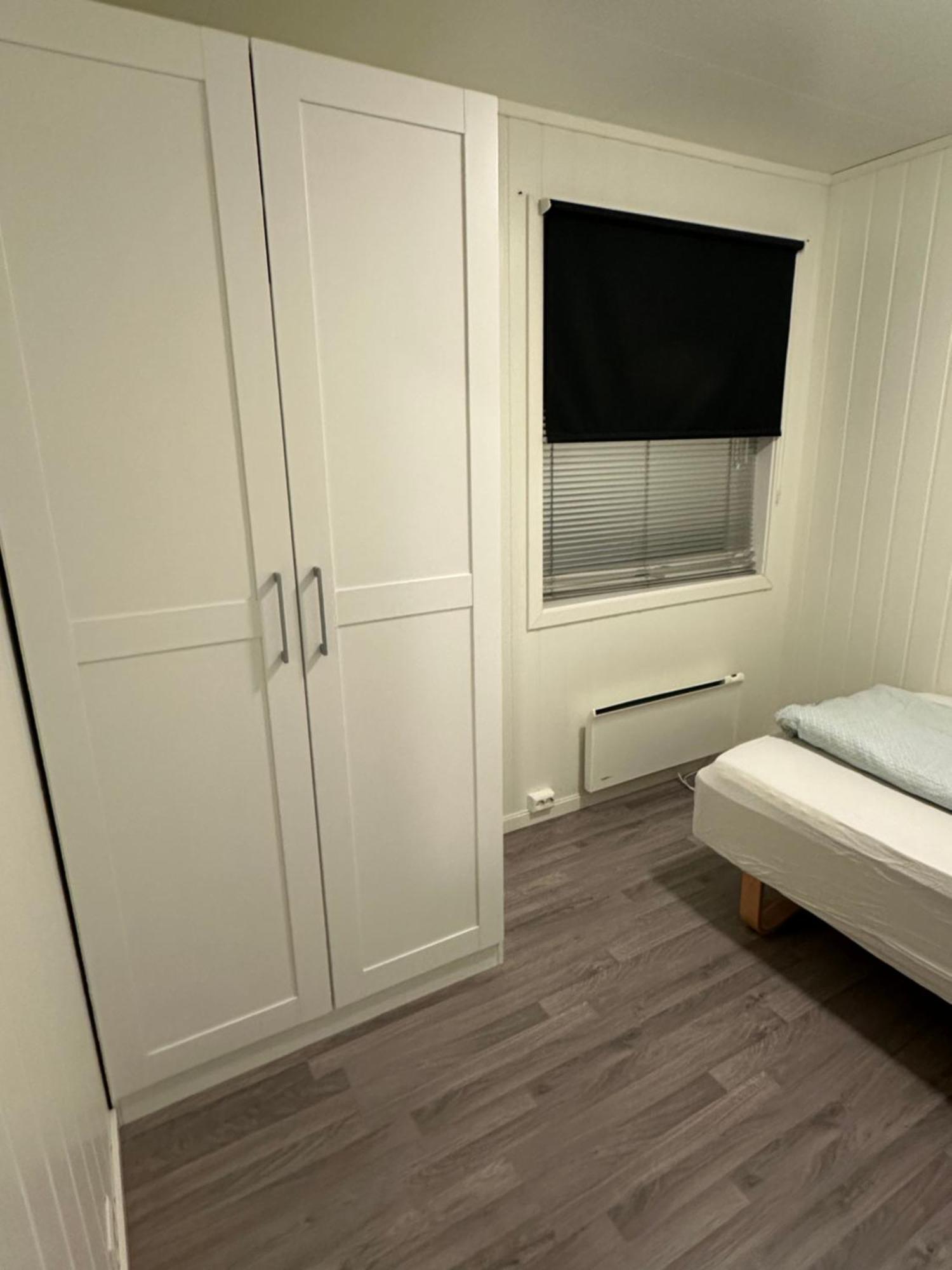 Vardo Accommodation - White House Exterior foto